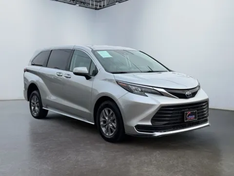 More photos of 2024 Toyota Sienna LE at Grace Auto Group, PA