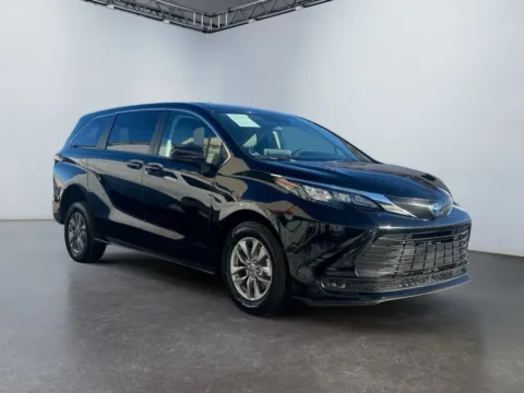 More photos of 2024 Toyota Sienna LE at Grace Auto Group, PA