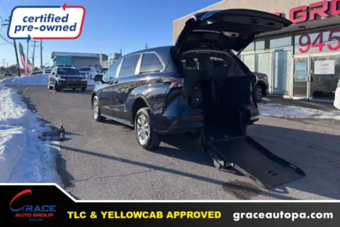 Black 2024 Toyota Sienna LE for sale in Morrisville, PA