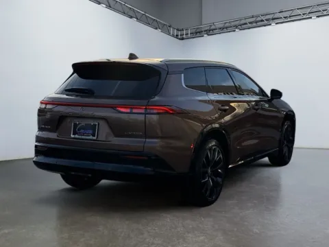 More photos of 2025 Toyota Crown Signia Limited at Grace Auto Group, PA