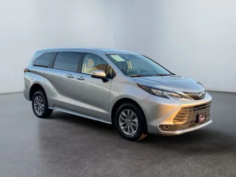 More photos of 2024 Toyota Sienna LE at Grace Auto Group, PA