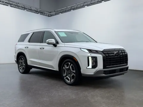 Another view of 2024 Hyundai Palisade Limited for sale in Morrisville, PA at Grace Auto Group