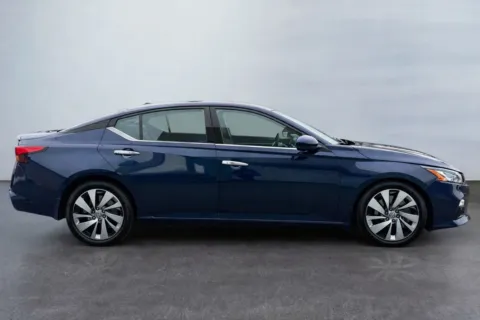 More photos of 2022 Nissan Altima Platinum Intelligent AWD at Grace Auto Group, PA