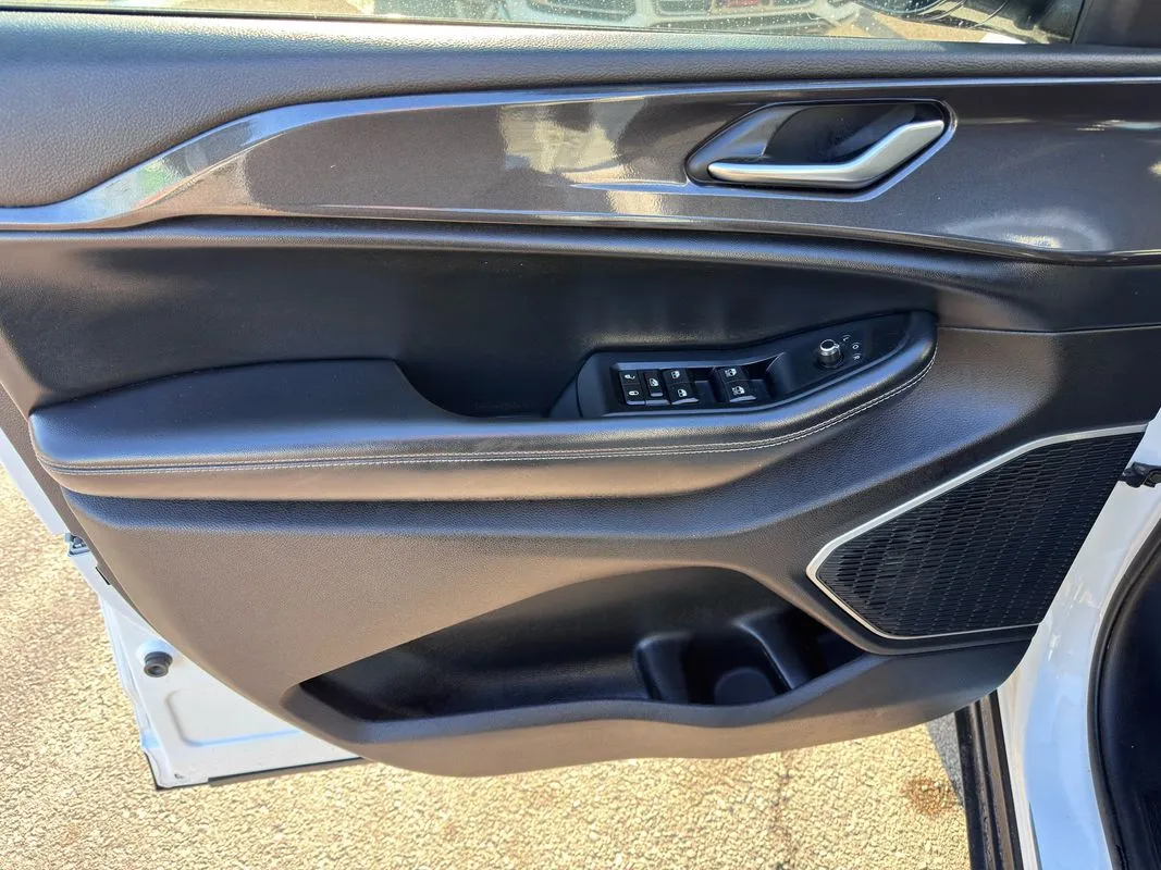 2021 Jeep Grand Cherokee L Altitude - Photo 9