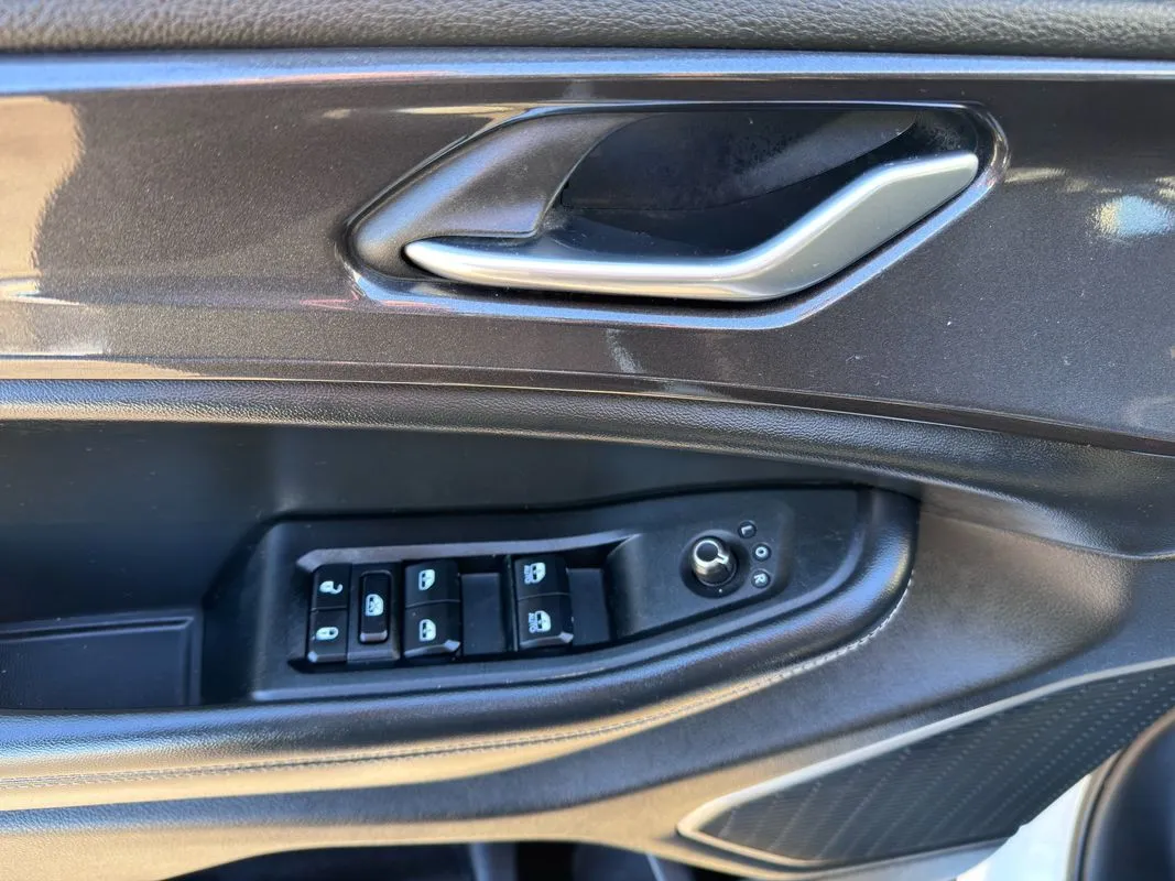 2021 Jeep Grand Cherokee L Altitude - Photo 10