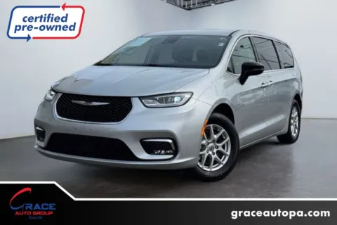 Silver 2024 Chrysler Pacifica Touring L for sale in Morrisville, PA