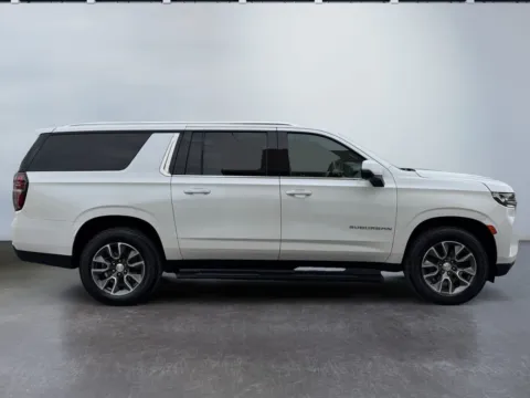 More photos of 2021 Chevrolet Suburban 4WD LT at Grace Auto Group, PA