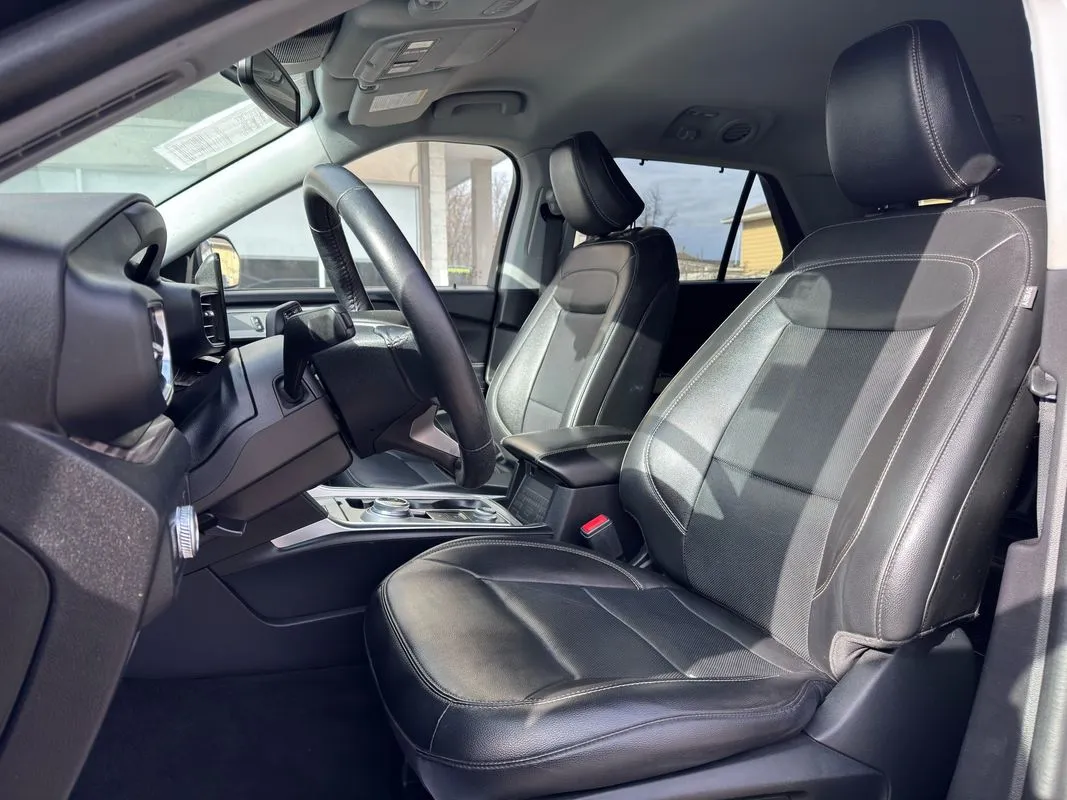 2022 Ford Explorer Limited - Photo 18