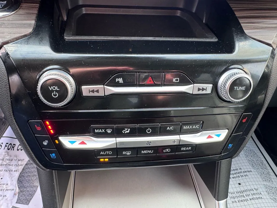 2022 Ford Explorer Limited - Photo 26