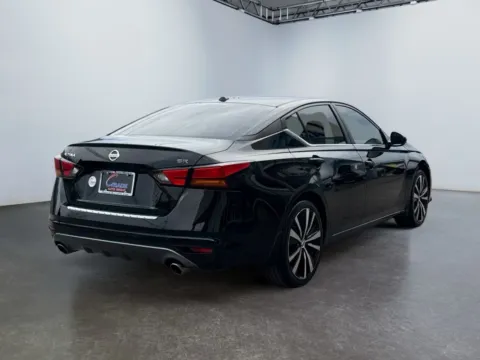 More photos of 2022 Nissan Altima SR FWD at Grace Auto Group, PA