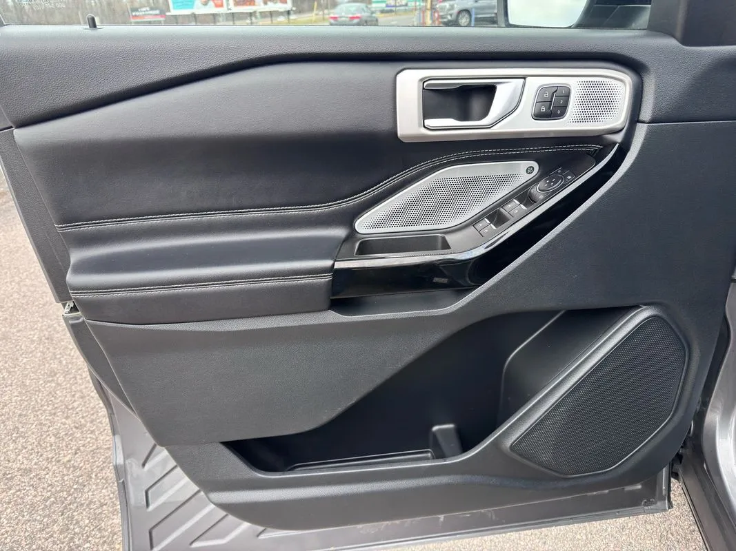 2022 Ford Explorer ST - Photo 10