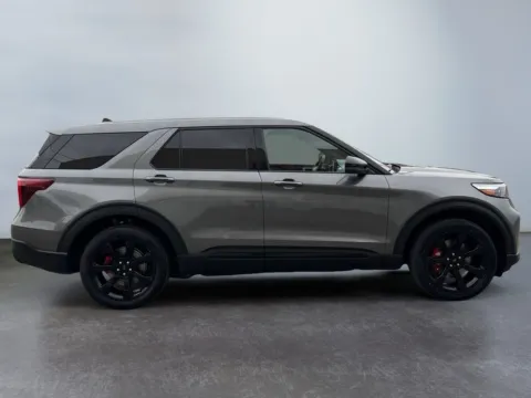 More photos of 2022 Ford Explorer ST at Grace Auto Group, PA