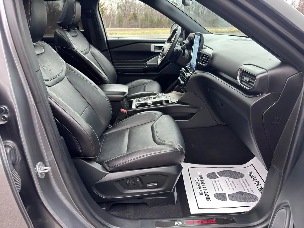 2022 Ford Explorer ST - Photo 32