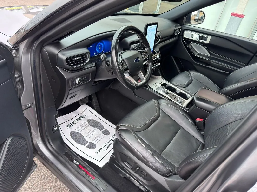 2022 Ford Explorer ST - Photo 16