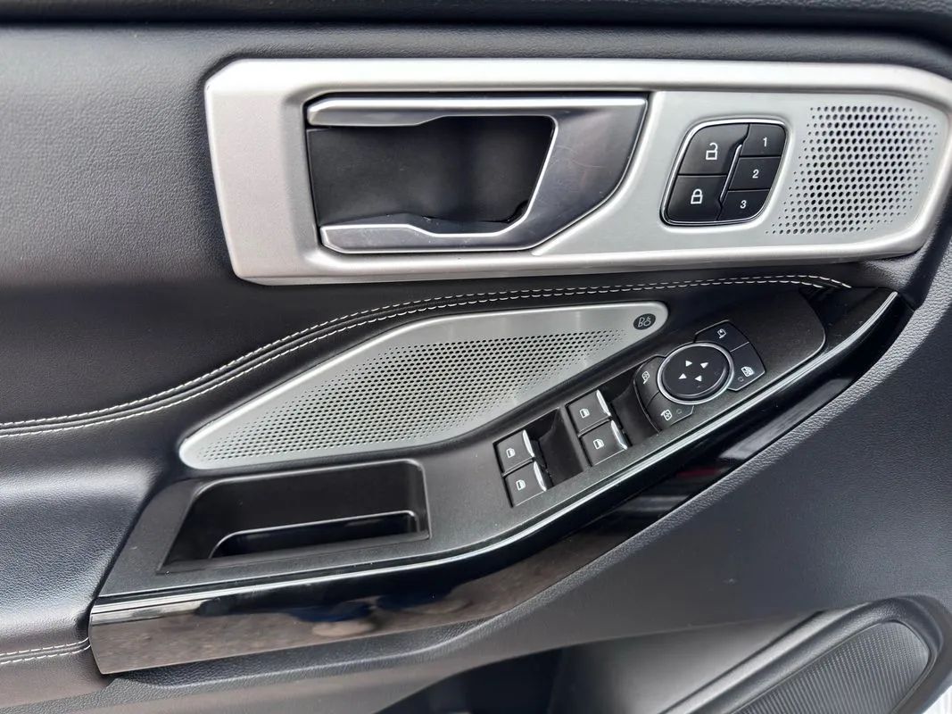 2022 Ford Explorer ST - Photo 11
