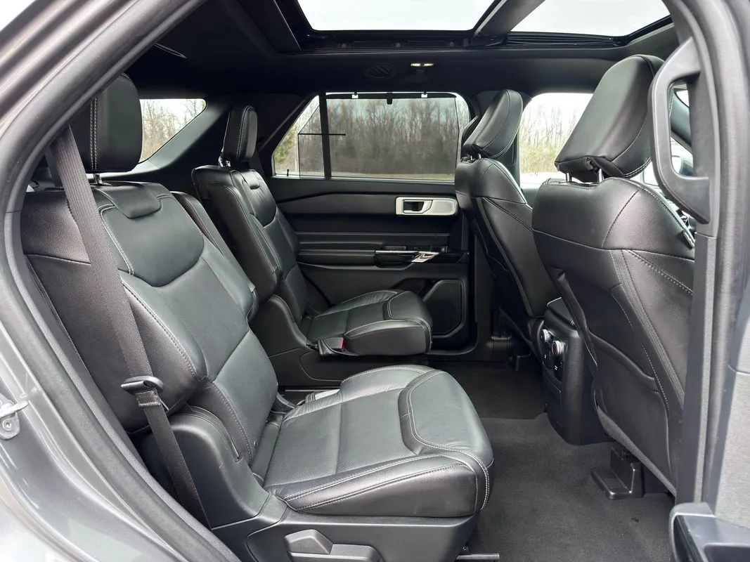 2022 Ford Explorer ST - Photo 35