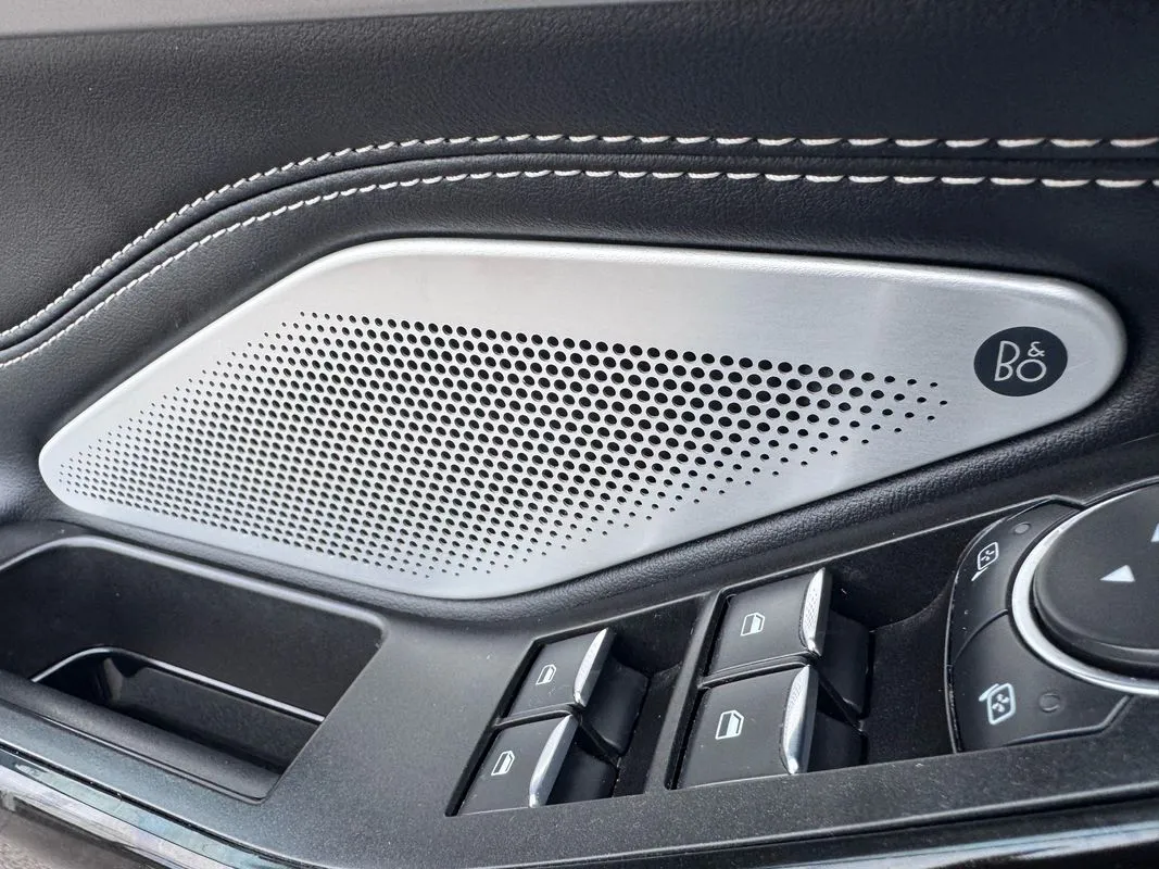2022 Ford Explorer ST - Photo 12
