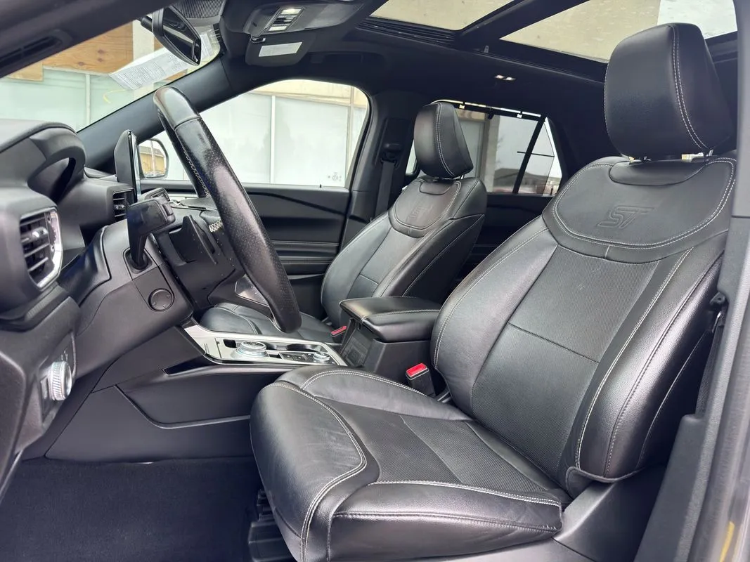 2022 Ford Explorer ST - Photo 18