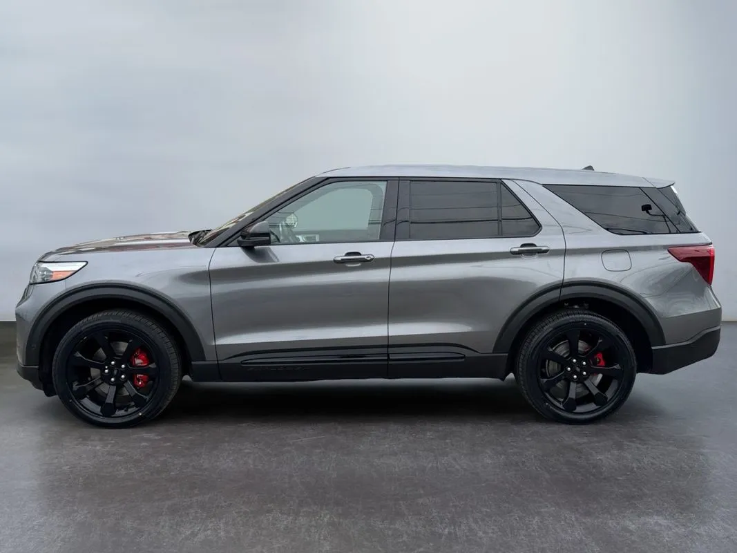 2022 Ford Explorer ST - Photo 8