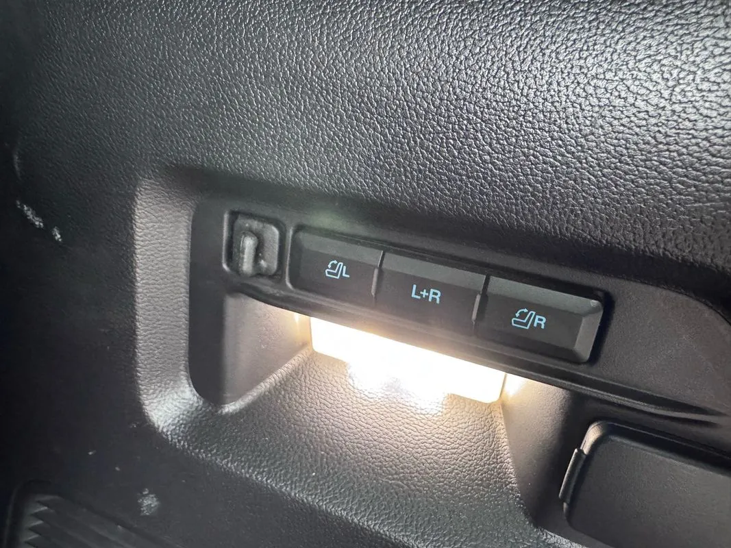 2022 Ford Explorer ST - Photo 44