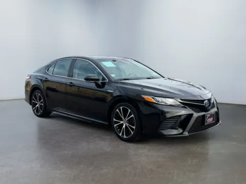 Another view of 2020 Toyota Camry Hybrid SE for sale in Morrisville, PA at Grace Auto Group
