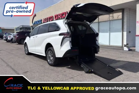 Gray 2023 Toyota Sienna LE for sale in Morrisville, PA