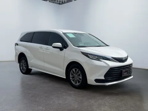More photos of 2023 Toyota Sienna LE at Grace Auto Group, PA