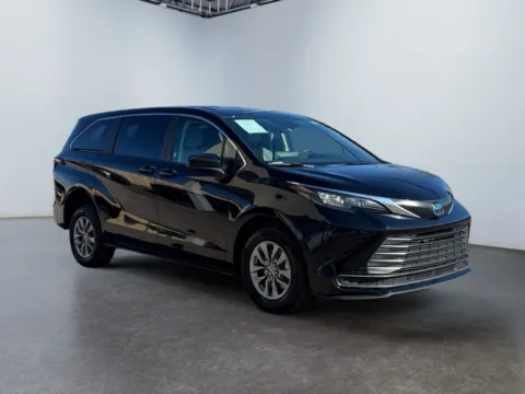 More photos of 2024 Toyota Sienna LE at Grace Auto Group, PA