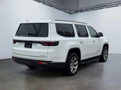 More photos of 2022 Jeep Wagoneer Series II 4x4 at Grace Auto Group, PA