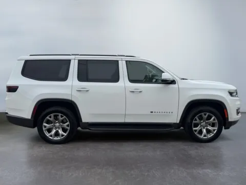 More photos of 2022 Jeep Wagoneer Series II 4x4 at Grace Auto Group, PA