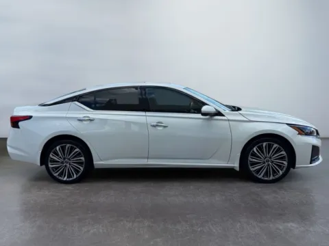 More photos of 2023 Nissan Altima SL Intelligent AWD at Grace Auto Group, PA