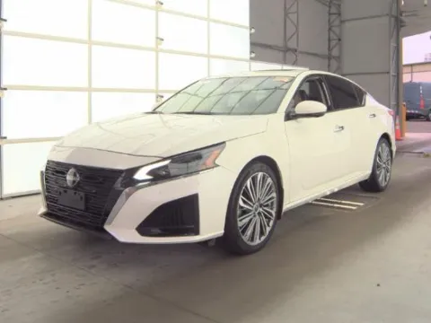 White 2023 Nissan Altima SL Intelligent AWD for sale in Morrisville, PA