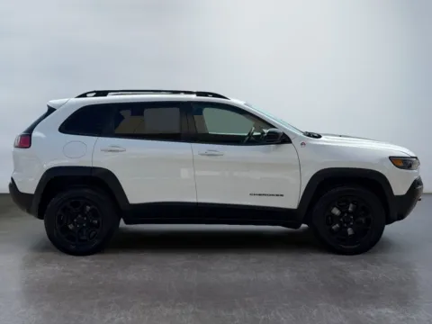 More photos of 2022 Jeep Cherokee Trailhawk 4x4 at Grace Auto Group, PA