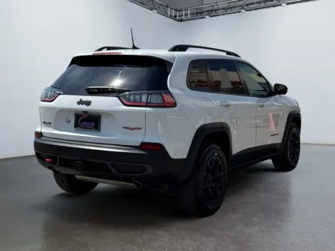 More photos of 2022 Jeep Cherokee Trailhawk 4x4 at Grace Auto Group, PA