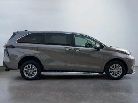 More photos of 2024 Toyota Sienna LE at Grace Auto Group, PA