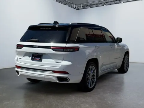 More photos of 2022 Jeep Grand Cherokee 4xe Summit 4x4 at Grace Auto Group, PA