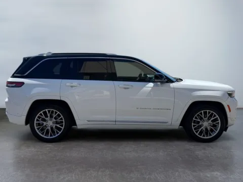 More photos of 2022 Jeep Grand Cherokee 4xe Summit 4x4 at Grace Auto Group, PA