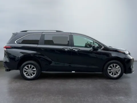 More photos of 2025 Toyota Sienna Hybrid XLE at Grace Auto Group, PA