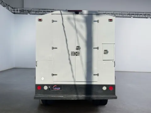 More photos of 2021 Ford Transit 350 HD Cutaway at Grace Auto Group, PA