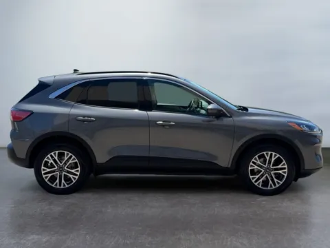 More photos of 2021 Ford Escape SEL Hybrid at Grace Auto Group, PA