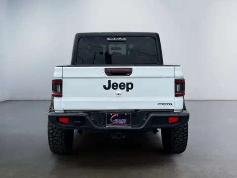 More photos of 2020 Jeep Gladiator Sport S 4x4 at Grace Auto Group, PA