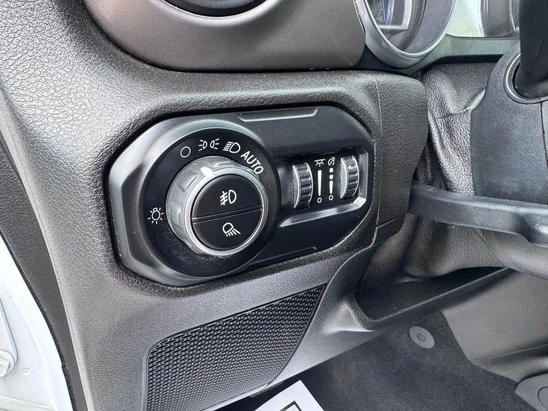 2020 Jeep Gladiator Sport S - Photo 11