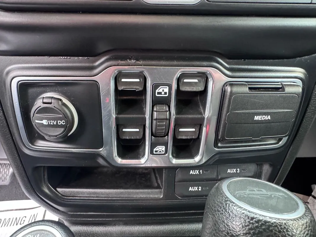 2020 Jeep Gladiator Sport S - Photo 24
