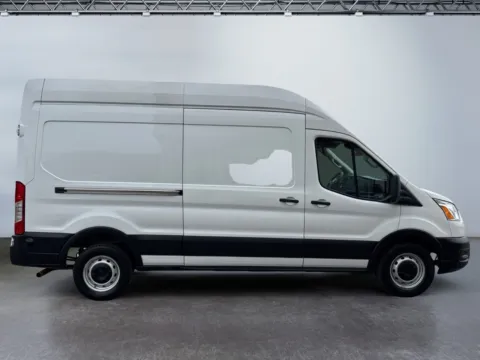 More photos of 2022 Ford Transit 250 Medium Roof Refrigeration Van at Grace Auto Group, PA
