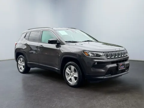 Another view of 2022 Jeep Compass Latitude 4x4 for sale in Morrisville, PA at Grace Auto Group