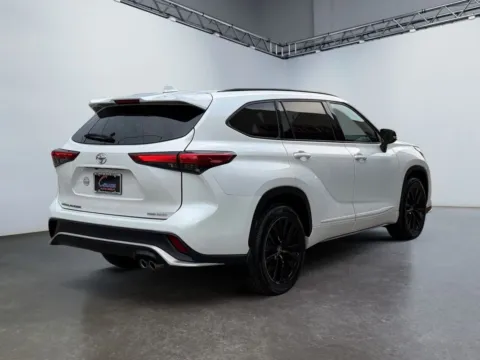 More photos of 2023 Toyota Highlander XSE at Grace Auto Group, PA