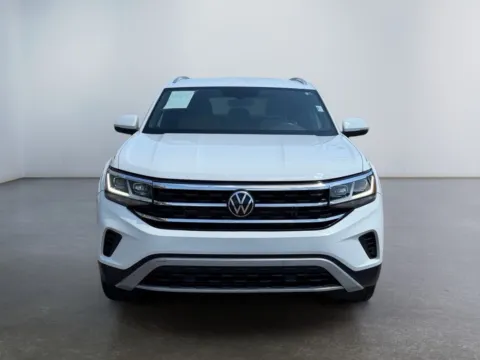 Photos of 2023 Volkswagen Atlas Cross Sport 3.6L V6 SE w/Technology for sale in Morrisville, PA at Grace Auto Group
