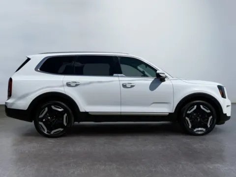 More photos of 2023 Kia Telluride S at Grace Auto Group, PA