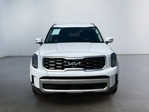 Photos of 2023 Kia Telluride S for sale in Morrisville, PA at Grace Auto Group