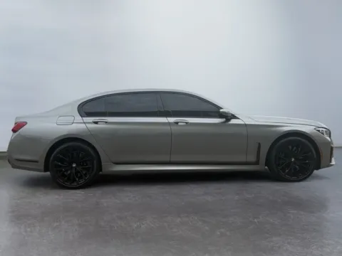 More photos of 2021 BMW 750i xDrive at Grace Auto Group, PA
